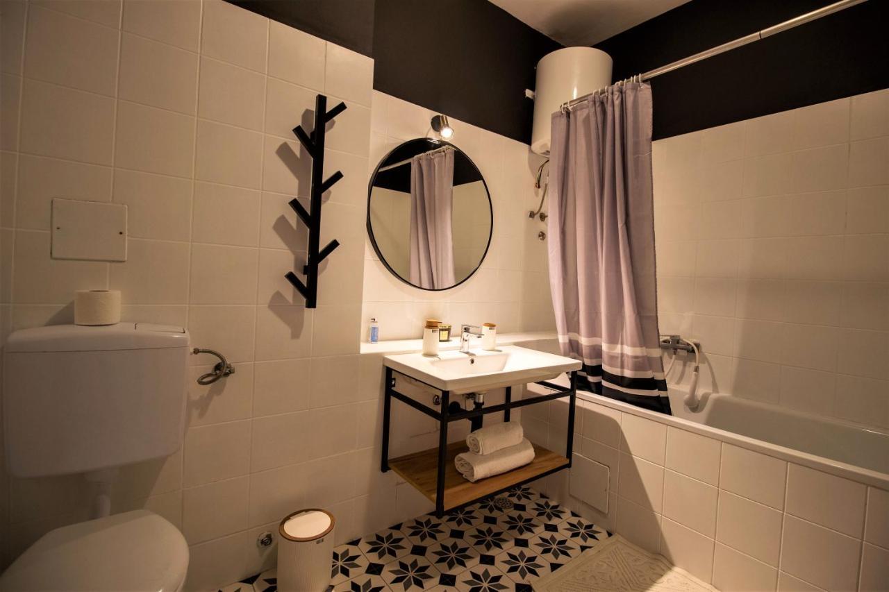 Modern Oasis Apartment Split Private Parking Exterior foto