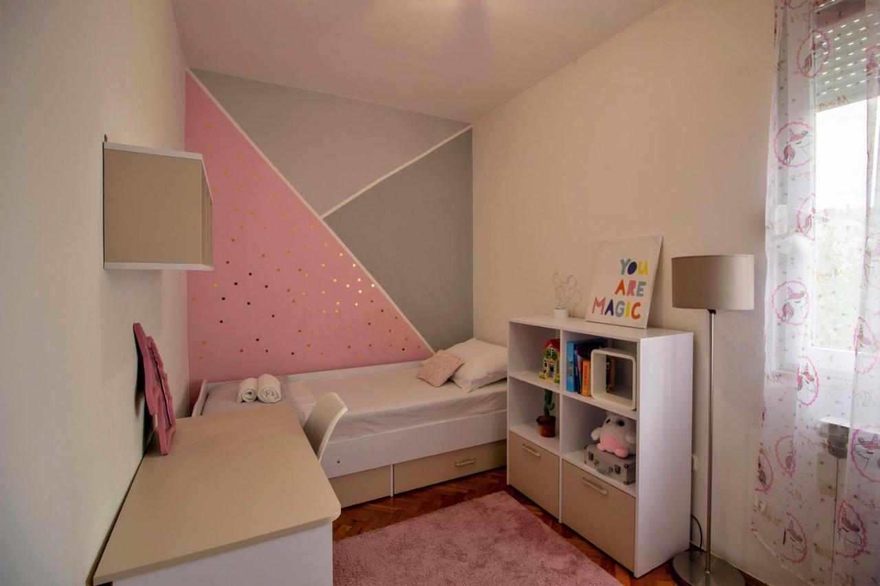 Modern Oasis Apartment Split Private Parking Exterior foto